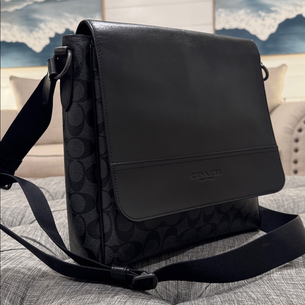 Coach Bag Signature Messenger Flap Crossbody - Picture 3 of 17